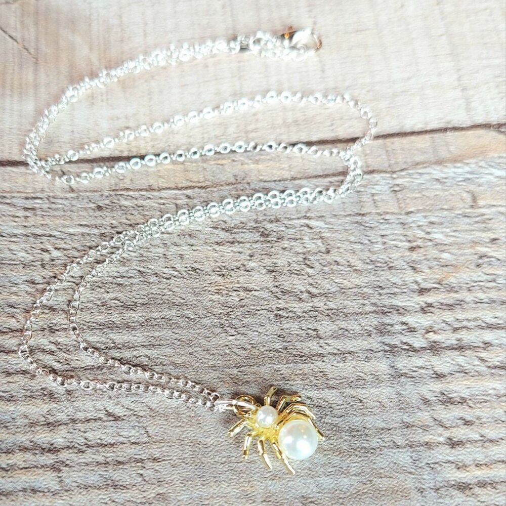 Spider Necklace - Picture 2 of 3